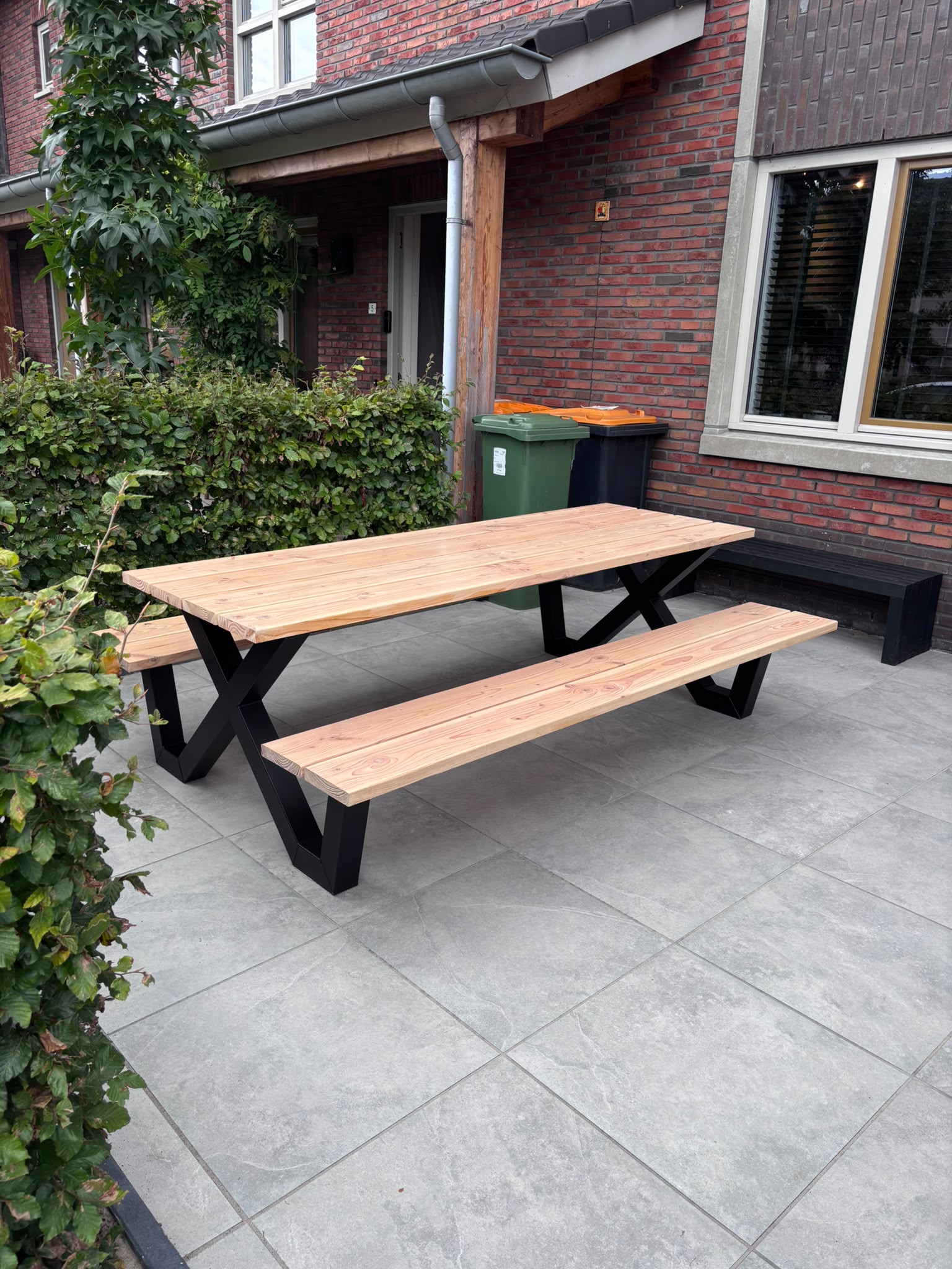 Picknickbank op terras